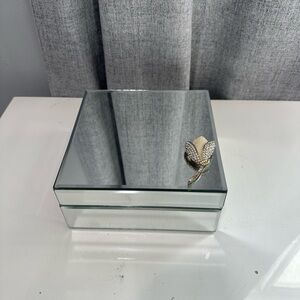 Elegant Silver Jewelry Box with Crystal Accent